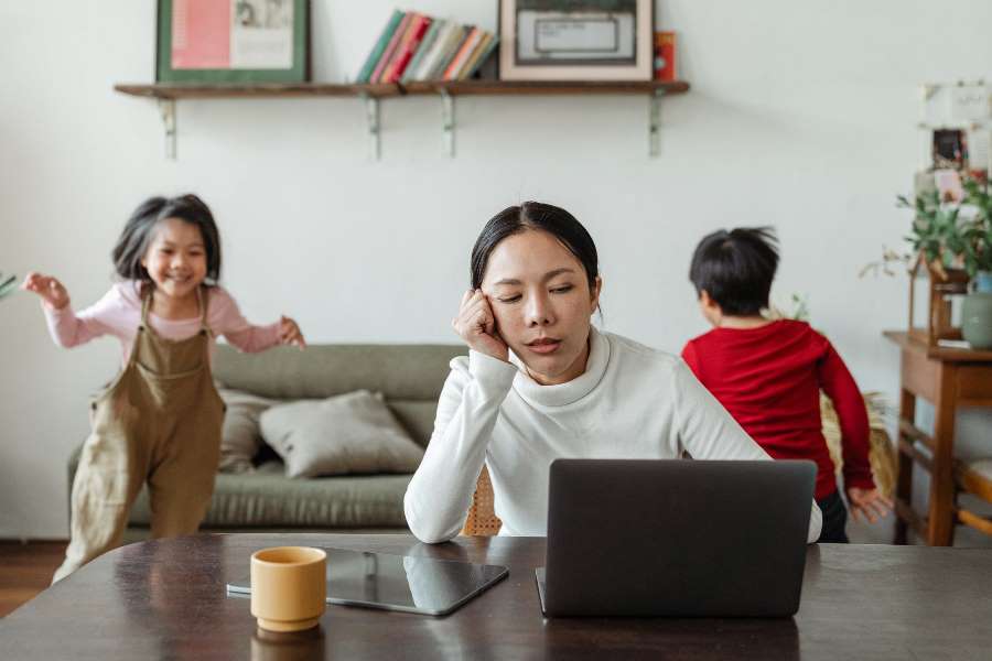 esaurimento emotivo lavoro donne